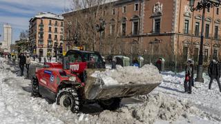 EN VIVO | Madrid sigue paralizada tras la histórica tormenta de nieve; cierra escuelas y se alista para ola de frío