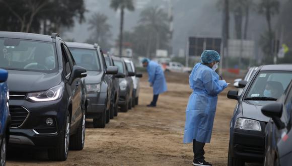 La inoculación frente al mar se paralizó por la intempestiva marejada. (Foto: Britanie Arroyo / GEC)