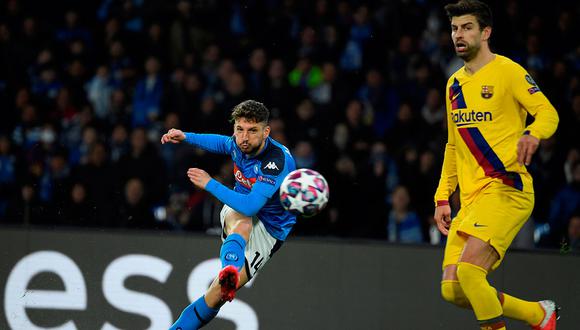 Mertens marca el primer gol para el Napoli ante el Barcelona por octavos de final de la Champions League.  (AFP)