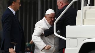 El papa Francisco sufre una infección respiratoria y permanecerá hospitalizado varios días