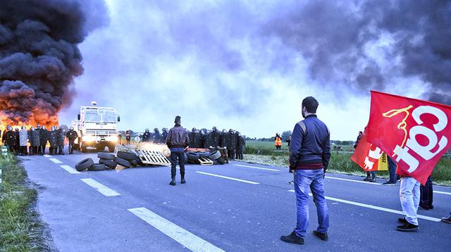 Francia: bloquean vía como protesta por reformas laborales - 5