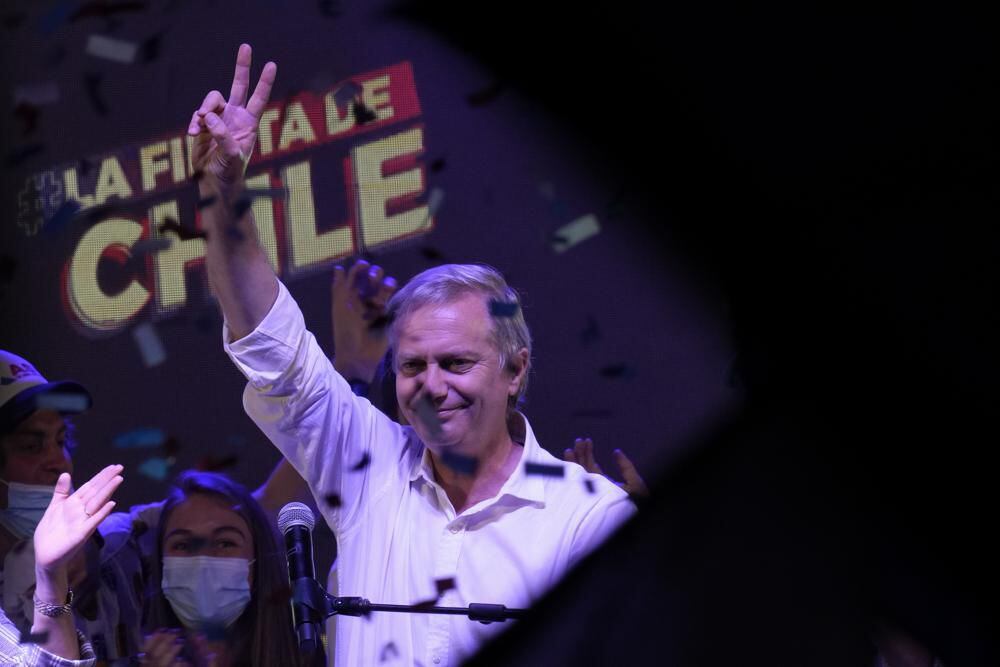 Presidential candidate José Antonio Kast holds his closing rally before the second round of the presidential elections in Santiago, on Thursday, December 16, 2021. (AP Photo / Esteban Felix).