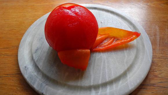 El tomate o jitomate es una de las verduras más difíciles de pelar sin dañar su forma natural. (Foto: Pixabay)