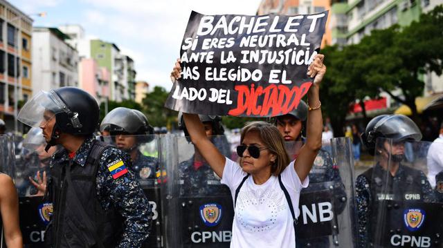 Venezuela | Marcha de Juan Guaidó EN VIVO Inicia marcha con fuerte represión de autoridades. (AFP)