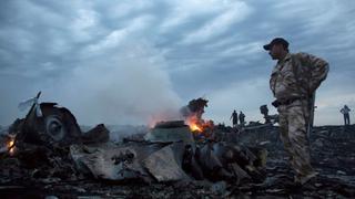 MH17: Hallan posibles partes de misil ruso donde cayó el avión