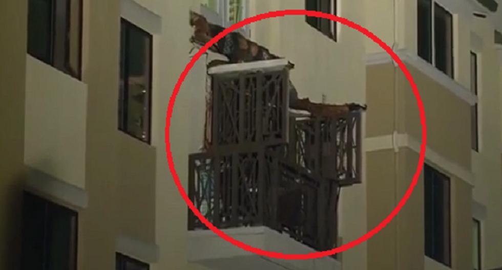 Mueren 5 jóvenes al caer de un balcón; hay 8 heridos. (Foto: Captura de YouTube)