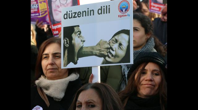 Hombres con minifalda protestan contra la violencia machista - 7