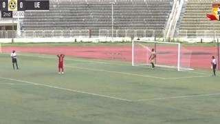 Para no creer: futbolista falló un penal de forma insólita en la Copa de Nigeria | VIDEO