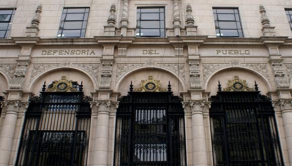 La institución realizó este pedido a raíz de los diversos cuestionamientos en contra de la actual procuradora general del Estado, María Caruajulca. (Foto: Defensoría)