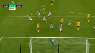 Raúl Jiménez anotó golazo desde fuera del área en el Wolverhampton-Newcastle | VIDEO