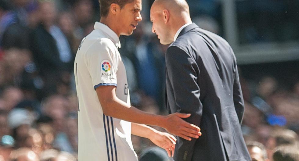 Raphael Varane aseguró que Zinedine Zidane le _\"incita\"_ a que asuma _\"más riesgos\"_. (Foto: Getty Images)