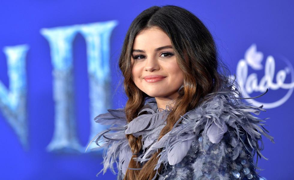 Selena asistió a la premiere de 'Frozen 2' en Los Ángeles, pero no fue sola sino que sorprendió con una dulce compañía. Recorre la galería para que conozcas más detalles. (Foto: AFP)