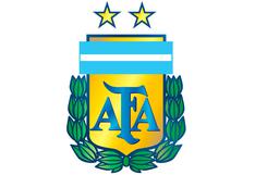 Juan Ángel Napout, presidente de Conmebol, felicita a Argentina