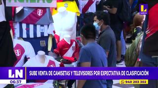Perú vs Uruguay: Camisetas de Carrillo y Lapadula son las más vendidas en Gamarra