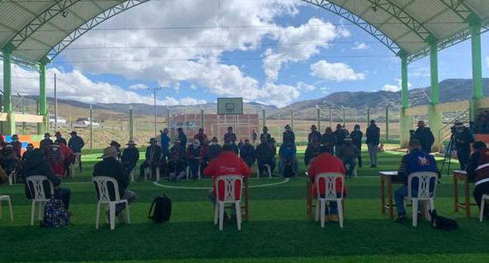 La intervención breve del premier en el estadio sintético de la comunidad de Pumamarca (Tambobamba dejó un mal sabor e incomodidad en los comuneros.