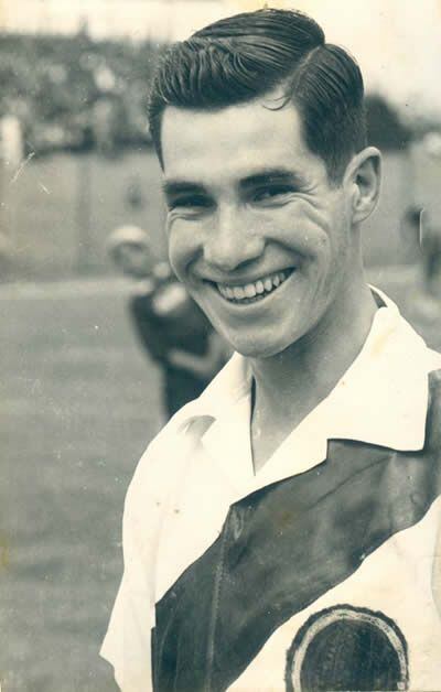 César Brush: Jugó 12 años en Deportivo Municipal. Campeón en 1950. Aún vive. FOTO: Deportivo Municipal.