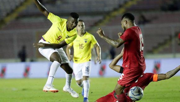 El delantero Jhon Jairo Cifuente anotó un espectacular tanto en el cotejo entre Panamá vs. Ecuador en el marco de la última fecha FIFA del año. (Foto: AFP)