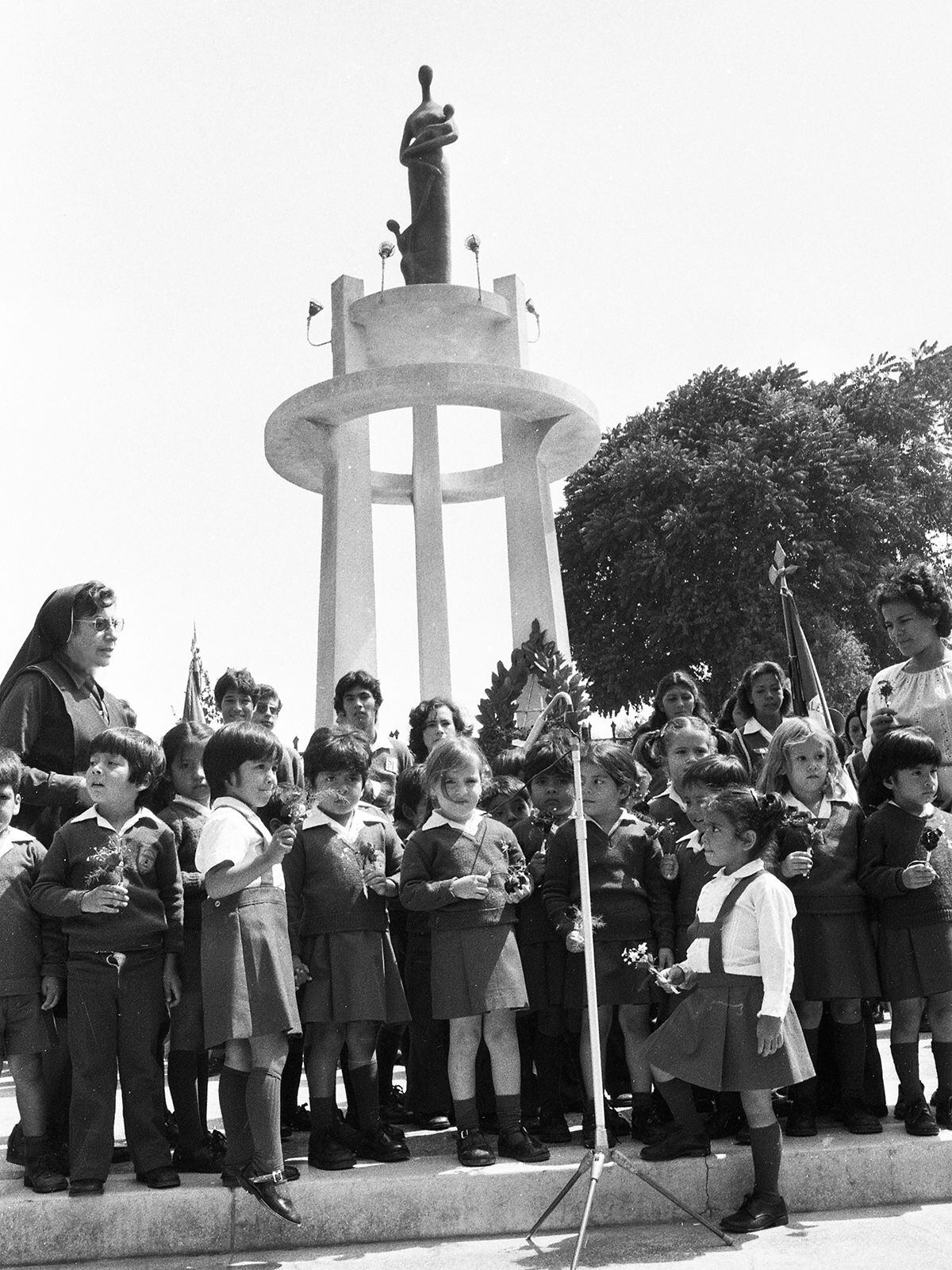 En el Campo de Marte, en Jesús María, se realizó este homenaje por el Día de Madre, el 9 de mayo de 1979. (Foto: GEC Archivo Histórico)