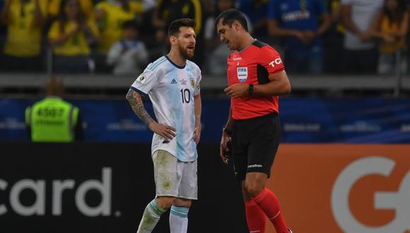 Roddy Zambrano, árbitro del Argentina-Brasil, rompió su silencio. (Foto: AFP)