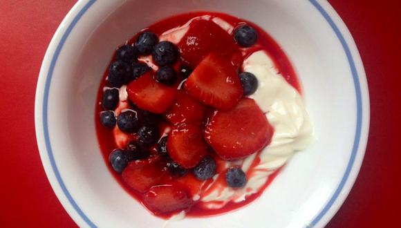 Aprende esta receta con frutos rojos. (Foto: blog Sobremesa)