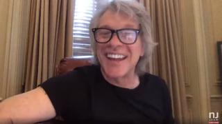 Jon Bon Jovi sorprende a 20 niños de preescolar con una emotiva clase virtual | VIDEO