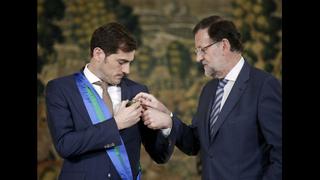 Iker Casillas recibió máxima condecoración deportiva en España