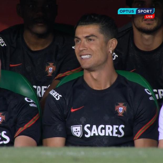 Cristiano Ronaldo comenzó desde el banquillo en el Portugal vs. España. (Foto: Captura Optus Sport)