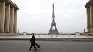 Monumentos de París se quedan sin espectadores por orden de confinamiento por el coronavirus | FOTOS