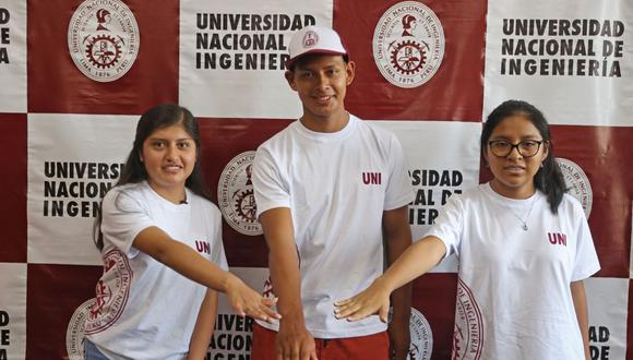 Asucena Naomi Sihuay Rodríguez y Sandra Bellamy Zelada Razabal ocuparon los primeros puestos en el examen de admisión a la UNI. (Foto: Vidal Tarqui / Andina)