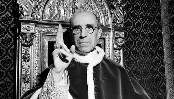 El papa Pío XII en imagen tomada en septiembre de 1945. El sumo pontífice será investigado sobre lo que hizo o no hizo en tiempos de guerra para salvar a los judíos del Holocausto. (Foto: AP/Archivo)
