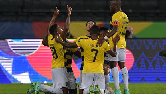 Ecuador busca su primer triunfo ante la selección peruana.