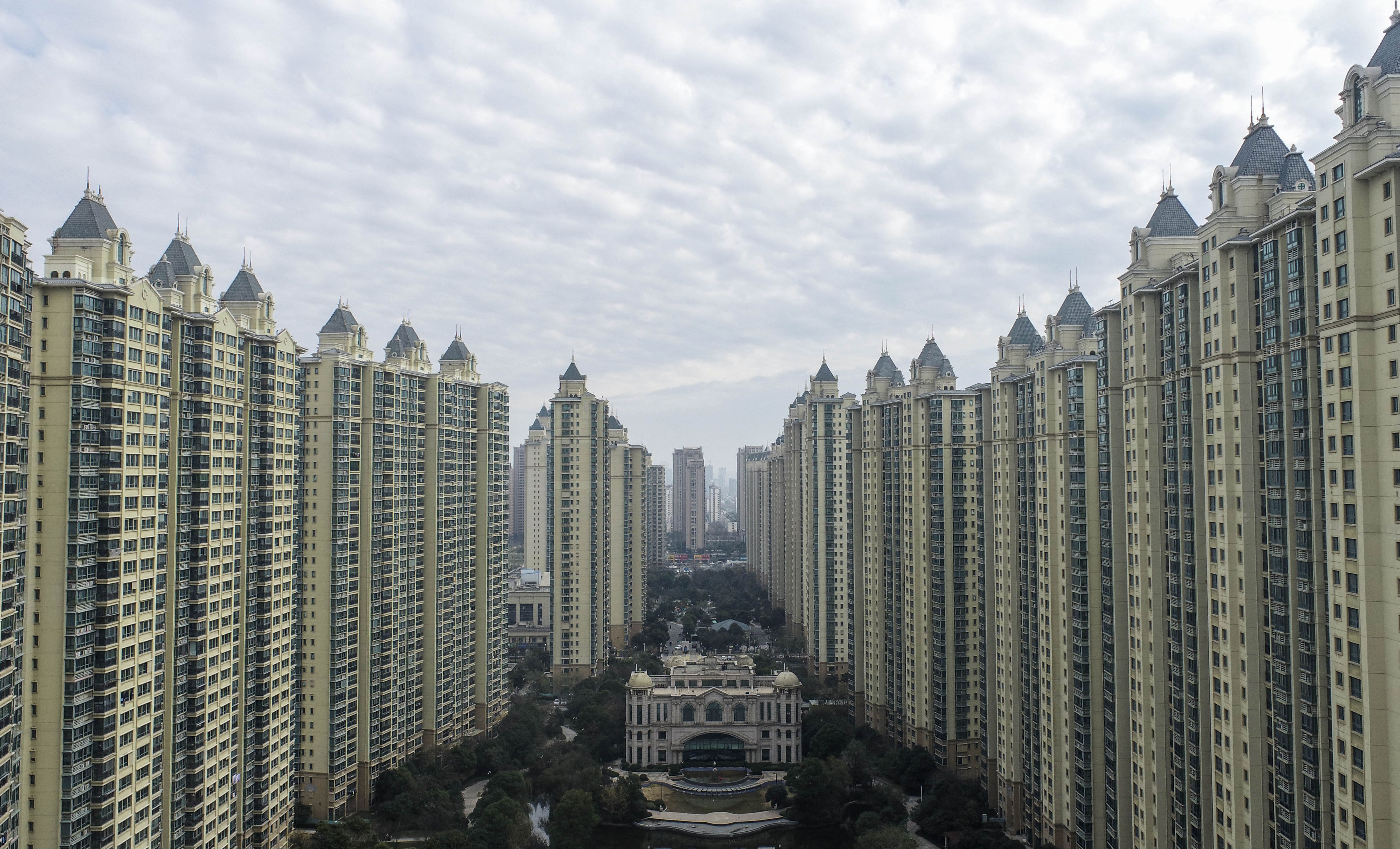 This aerial photo taken on December 3, 2022 shows a housing complex by Chinese real estate developer Evergrande in Huaian, east China's Jiangsu province.  (AFP photo).