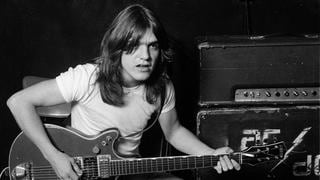 Muere Malcolm Young, guitarrista y cofundador de AC/DC