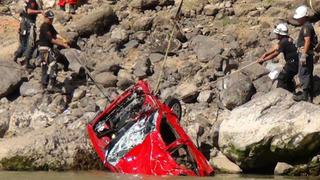 Policía recuperó cuerpos de personas que cayeron al Río Mantaro