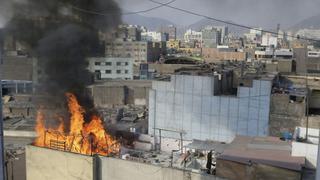 Cercado de Lima: controlan incendio en hotel de Av. Azángaro