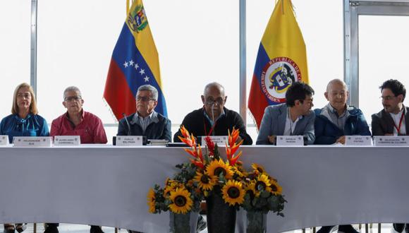 Integrantes de la delegación del Ejército de Liberación Nacional (ELN) de Colombia en Caracas, Venezuela.