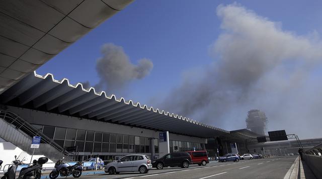 Impresionante incendio en aeropuerto de Roma no dejó víctimas - 3