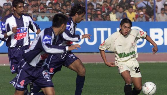 Johan Sotil tenía 19 años cuando salió campeón con Universitario frente a Alianza Lima en el torneo Apertura 2002. (Foto: El Comercio)