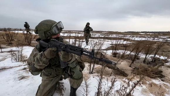 Paracaidistas rusos durante un ejercicio conjunto de las fuerzas armadas de Rusia y Bielorrusia cerca de Ucrania. (AFP).