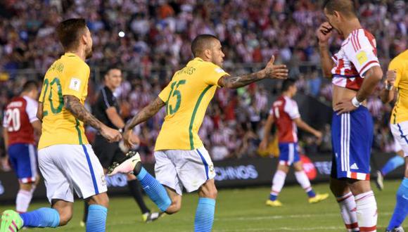 Brasil anotó a los 92' y empató 2-2 con Paraguay en Asunción