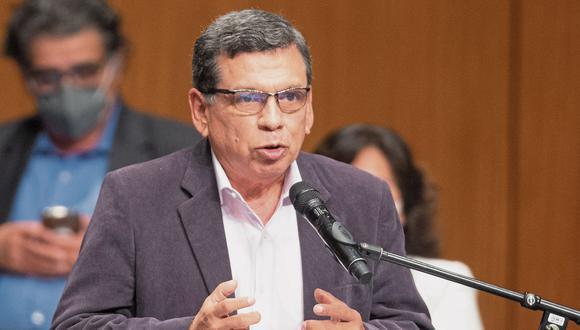 El ministro de Salud, Hernando Cevallos, afirmó que las conversaciones con las autoridades rusas se iniciaron el 31 de agosto y que la iniciativa para implementar una planta productora de vacunas en el Perú fue de ellos. (Foto: El Comercio)