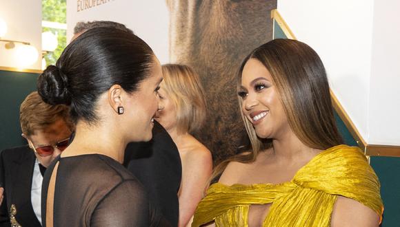 El encuentro que Meghan Markle y Beyoncé tuvieron en julio de 2019 en el estreno de la película 'The Lion King'. (Foto: Niklas Halle'n | AFP)