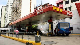 Venezuela: Falta de gasolina obliga a hacer largas colas