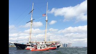Barco con 121 turistas encalló junto a Estatua de la Libertad