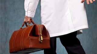 Salud | ¿Qué llevan hoy en día los médicos en sus maletines?