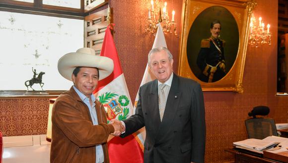 Previamente, el jefe de Estado había visitado al ministro de Trabajo, Íber Maraví. (Foto: Cancillería)