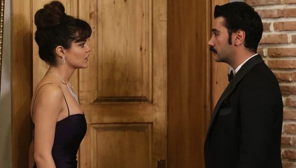Yilmaz y Züleyha frente a frente en uno de los capítulos de "Tierra amarga". (Foto: IMDB)