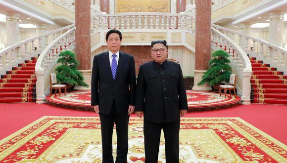 Kim Jong-un recibió a Li Zanshu, "número tres" de China, el domingo en Piongyang con motivo de las celebraciones por el 70 aniversario de la fundación de Corea del Norte. (Reuters)
