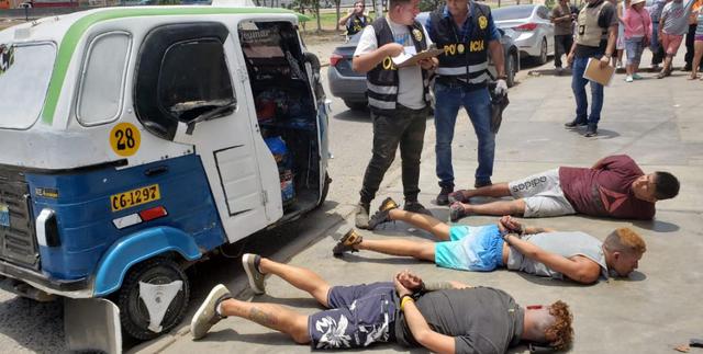 la Policía Nacional capturó a cuatro presuntos integrantes de una banda de marcas en Los Olivos. (Foto: Mininter)