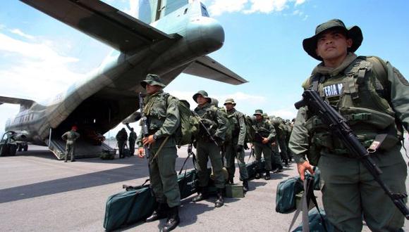 Venezuela envía más militares a la frontera con Colombia